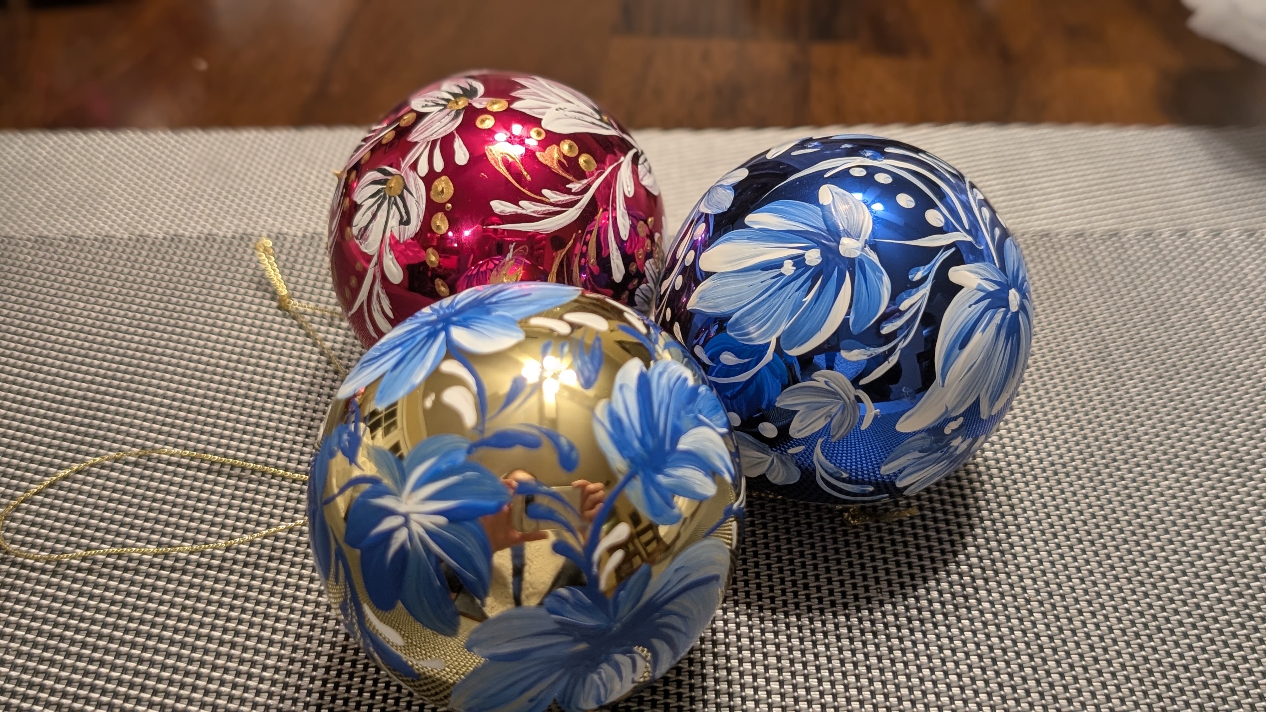 Blue and red ornaments trio