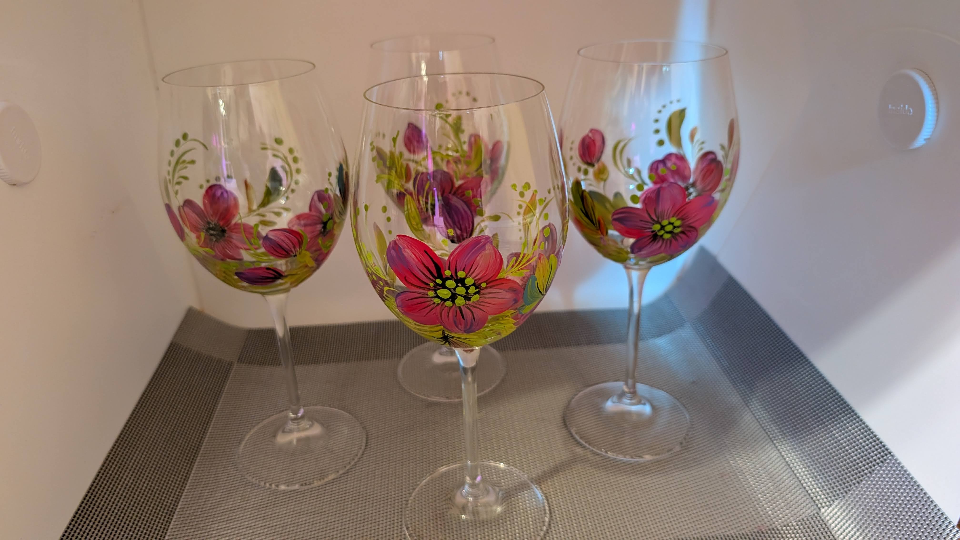 Pink floral wine glass set
